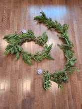 Load image into Gallery viewer, Faux Boxwood & Pine Garland