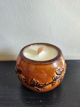Load image into Gallery viewer, Scented Candle in Acorn Dish