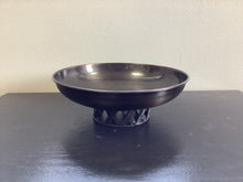 Load image into Gallery viewer, Round Metal Display Tray