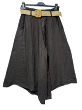 Load image into Gallery viewer, Cropped linen culottes with braided belt