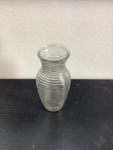 Load image into Gallery viewer, Clear Glass Flower Vase