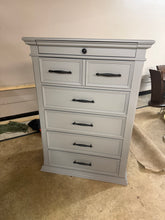 Load image into Gallery viewer, Amarilis 6-Drawer Dresser