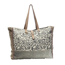 Load image into Gallery viewer, Floral Print Weekender Bag