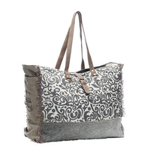 Load image into Gallery viewer, Floral Print Weekender Bag