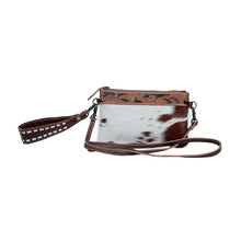 Load image into Gallery viewer, Streaks Delight Belt Bag