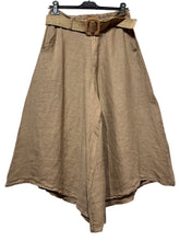 Load image into Gallery viewer, Cropped linen culottes with braided belt