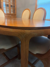 Load image into Gallery viewer, Round Wooden Dining Table
