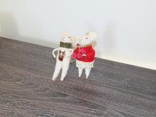 Load image into Gallery viewer, Wool Felt Mouse in Outfit Ornament