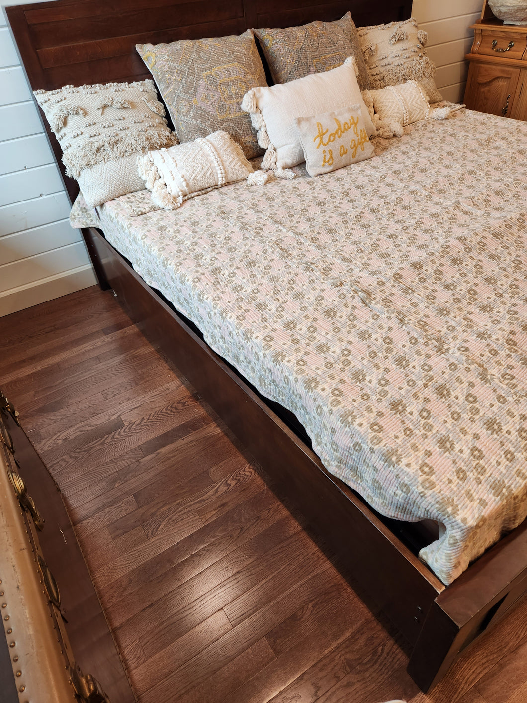 Carmel Cappuccino Wood King Storage Bed