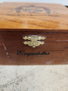 Esquisitas Wooden Cigar Box