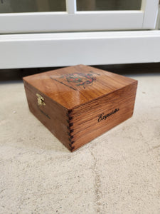Esquisitas Wooden Cigar Box