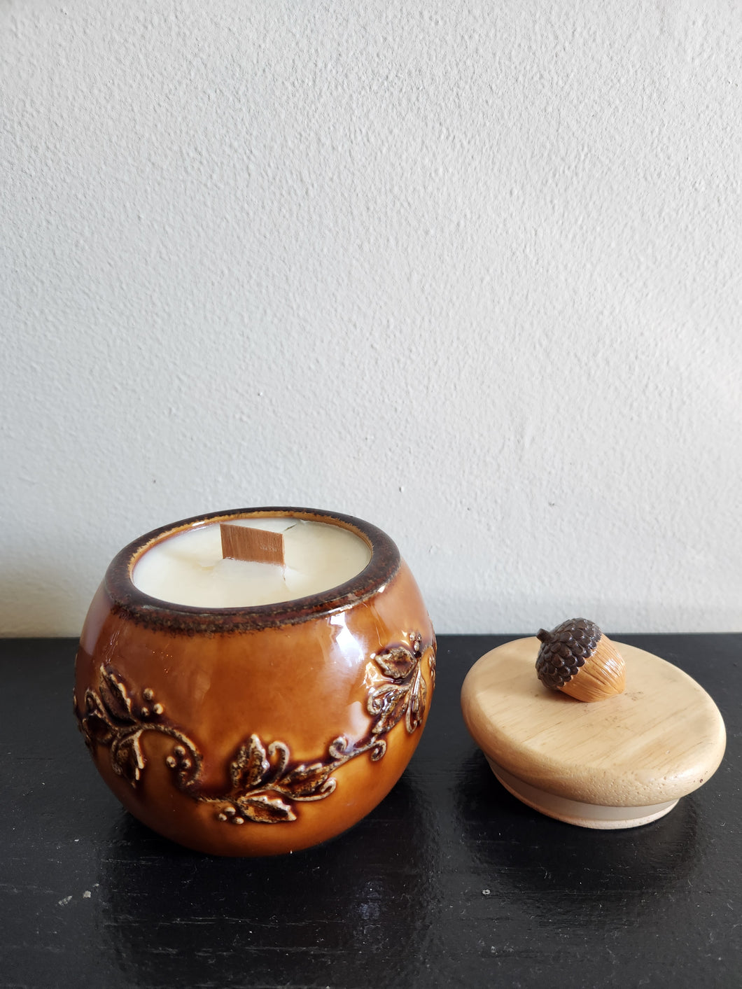 Scented Candle in Acorn Dish