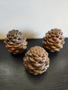 Scented Candle in Ceramic Pinecone Holder