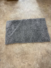 Load image into Gallery viewer, 2x3 Grey Shaggy Accent Rug
