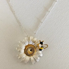 Load image into Gallery viewer, Bee Necklace in Box
