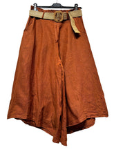 Load image into Gallery viewer, Cropped linen culottes with braided belt
