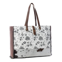 Load image into Gallery viewer, Ursinia Weekender Bag - Cow-Hide
