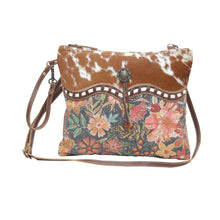 Load image into Gallery viewer, Dusa Small &amp; Crossbody Bag
