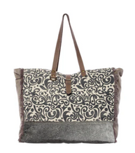 Load image into Gallery viewer, Floral Print Weekender Bag
