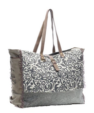 Load image into Gallery viewer, Floral Print Weekender Bag
