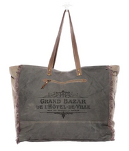 Load image into Gallery viewer, Floral Print Weekender Bag
