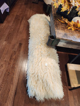 Load image into Gallery viewer, White Wool Shag Area Rug, 5×7
