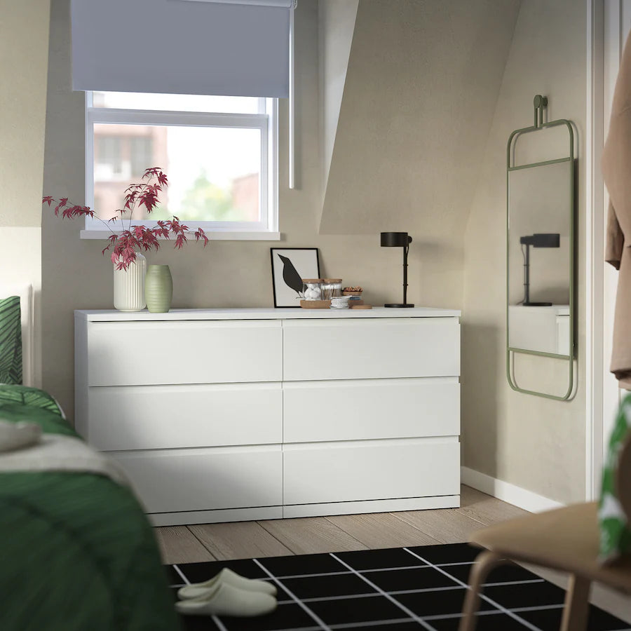 Off White Dresser & Nightstand Set