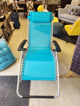 Load image into Gallery viewer, Zero Gravity Lounge Chair Recliner
