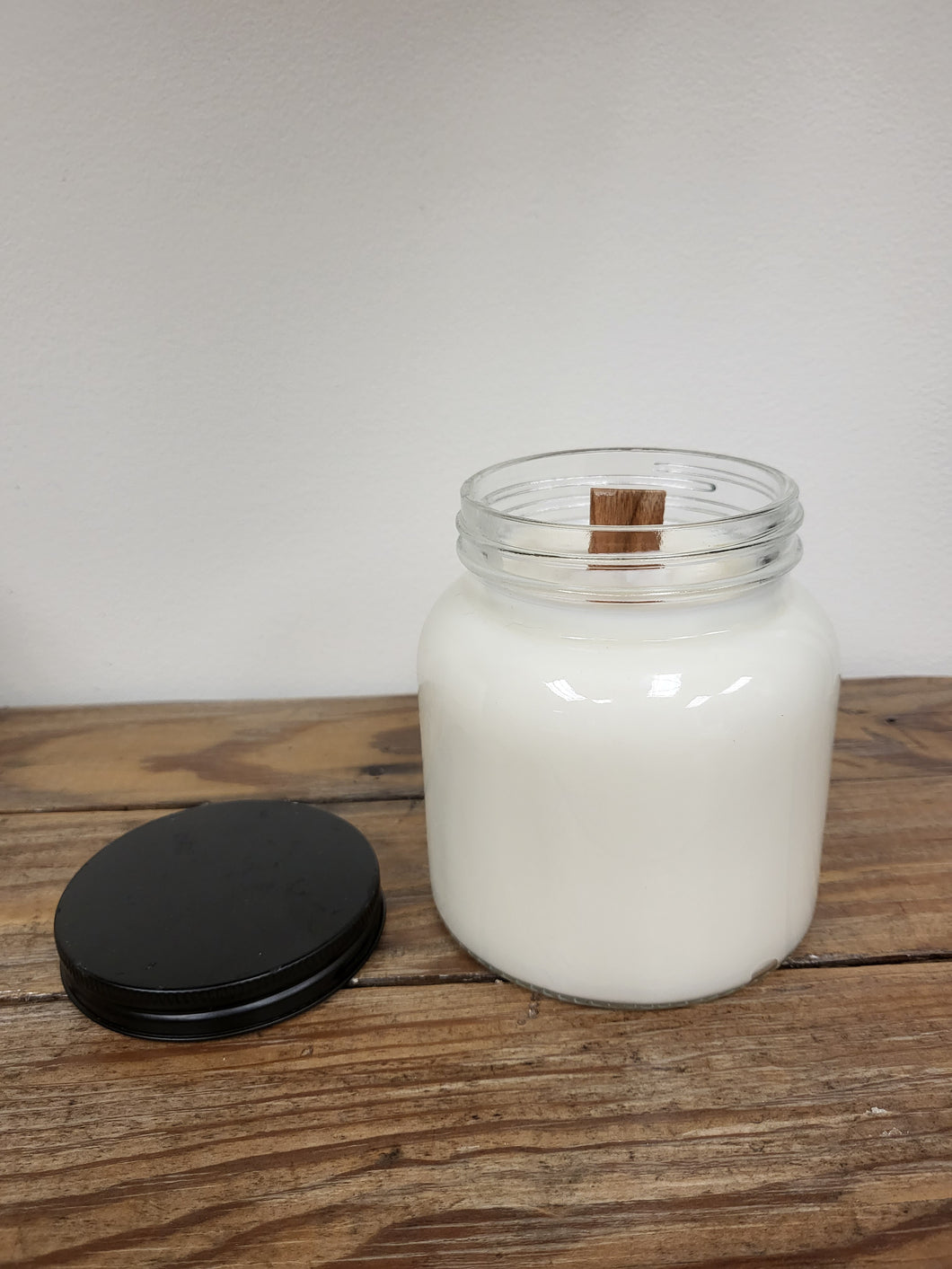 Scented Candle in Glass Jar w/ Black Lid